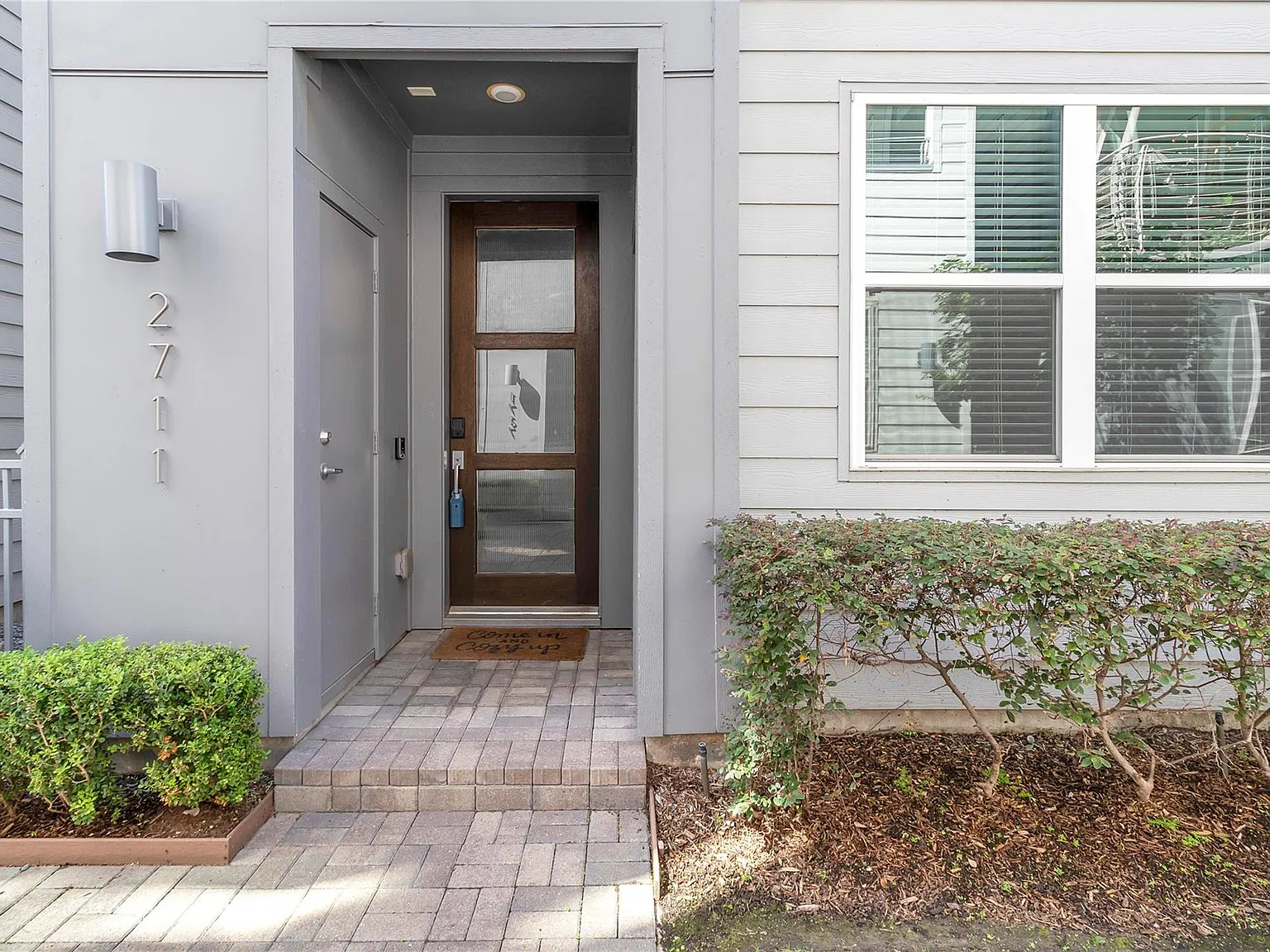 3 bed, 3.5 bath, 1831 sqft, $2,750 — Photo 2