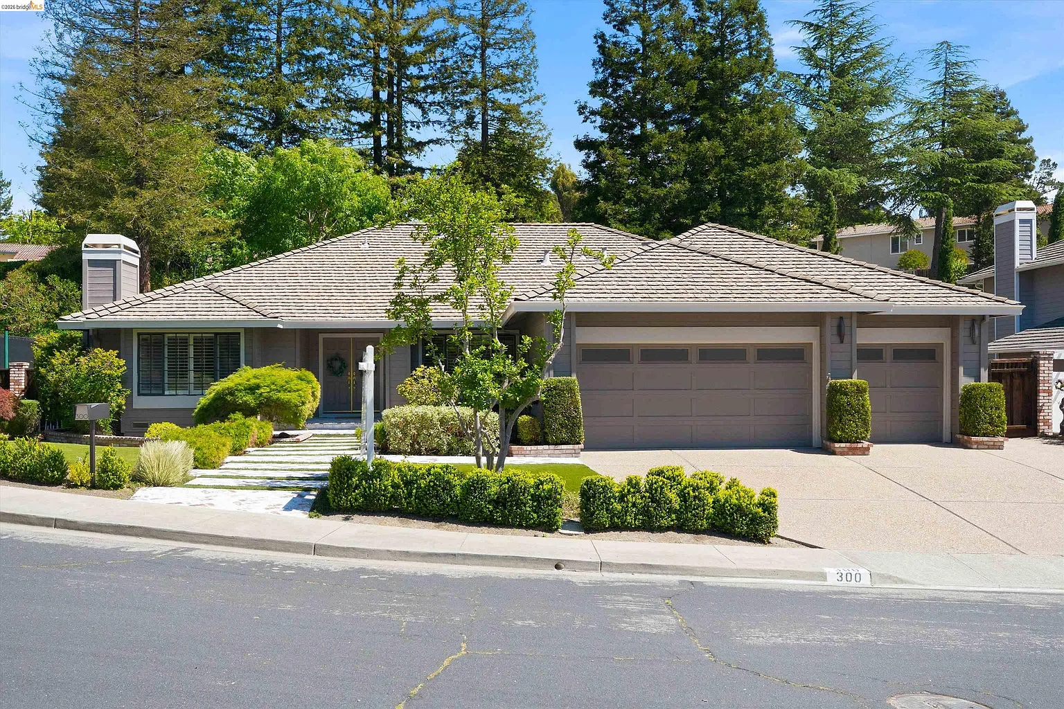 300 Andros Dr photo 1