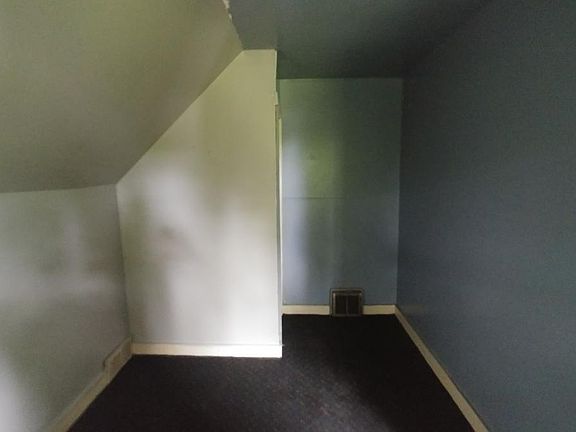 5th image of 29 E Woodlawn Ave #2