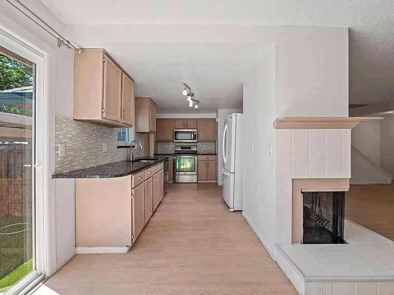 8758 E Roundtree Ave — Photo 5