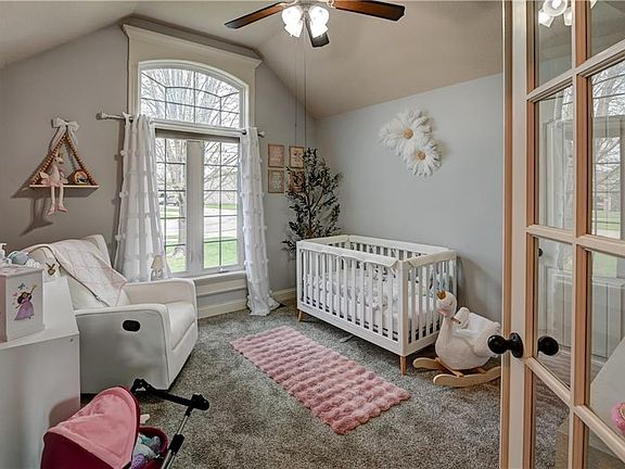 5th image of 2901 Wilshire Ct