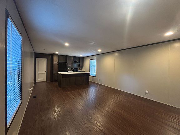 2nd image of 2207 N 1st St #El606