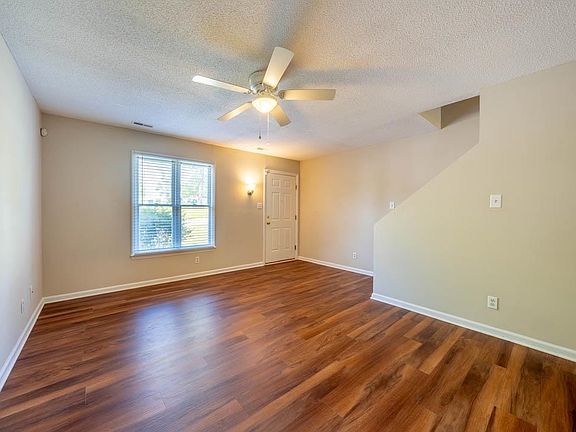 2nd image of 2503 Hitchcock Dr