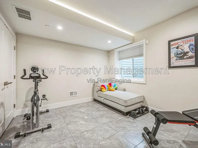 1752 N Bailey St — Photo 13