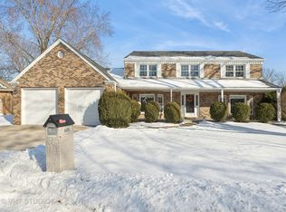 6081 Miller Ln, Lisle, IL 60532