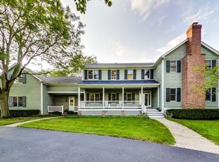 2131 Middlefork Rd, Northfield, IL 60093