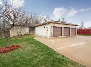 714 24th Avenue Ct, Moline, IL 61265