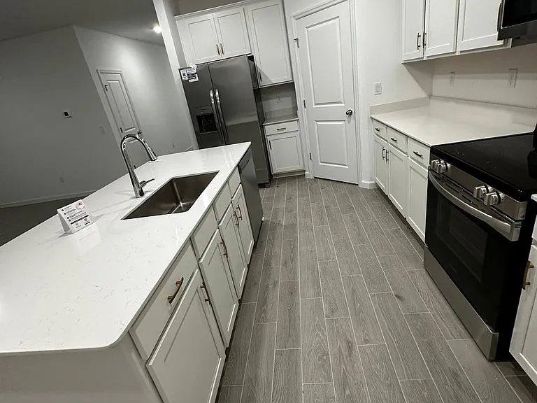 1502 Lachlan Cir — Photo 2
