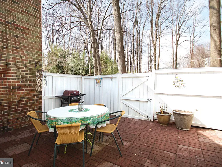 886 Azalea Dr #22 — Photo 18