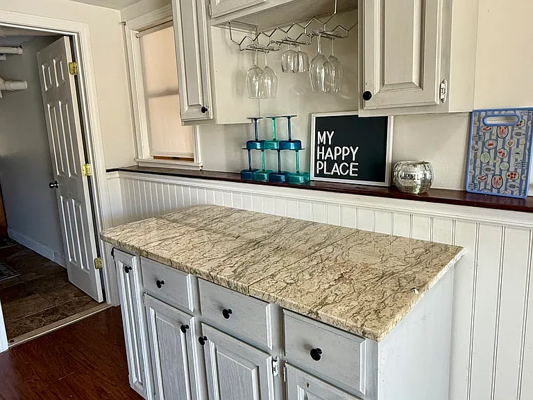 Iris Ln — Photo 19