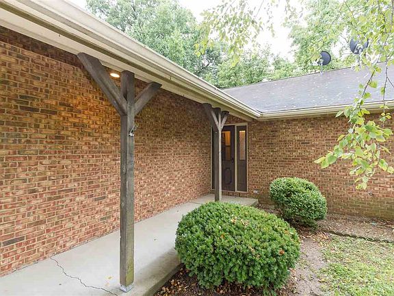 2nd image of 408 Kelly Dr
