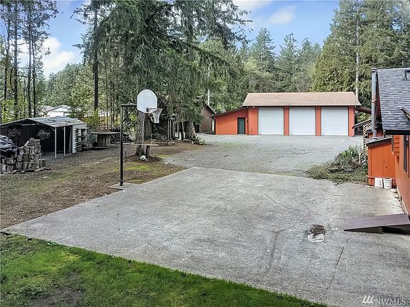 4th image of 4133 Tennis Ct SW