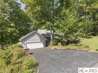 313 Boiling Springs Rd, Sapphire, NC 28774