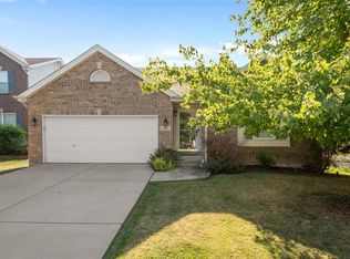 416 Tailfeather Dr, Shiloh, IL 62221