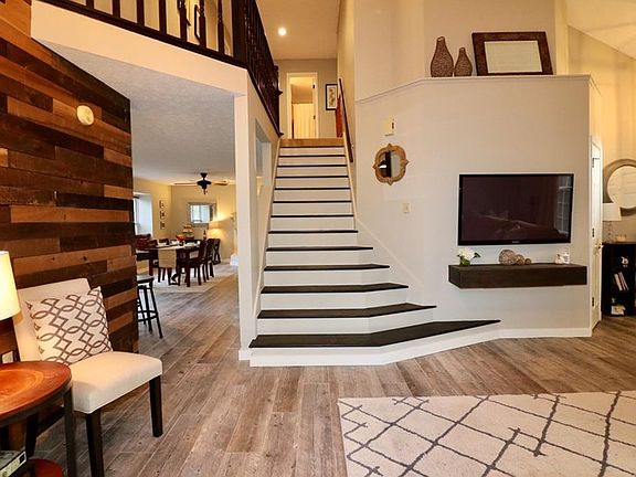 4th image of 11068 Geist Woods Cir