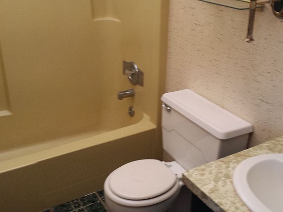 4th image of 769 Winterberry Pl