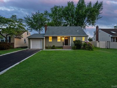 732 Woodside Drive, Wantagh, NY, 11793