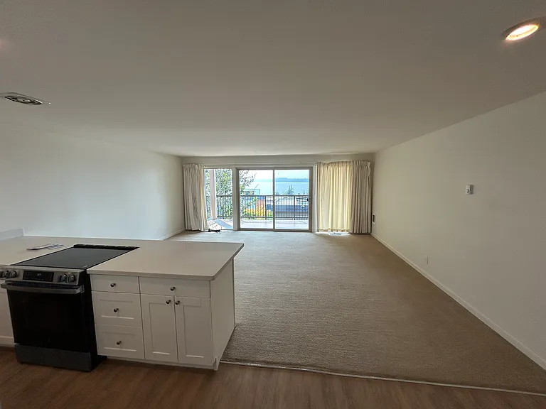 303 10th Ave S #302 — Photo 1