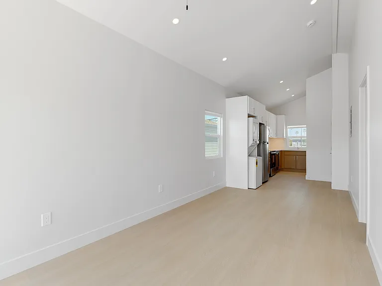 4718 Muir Ave — Photo 5