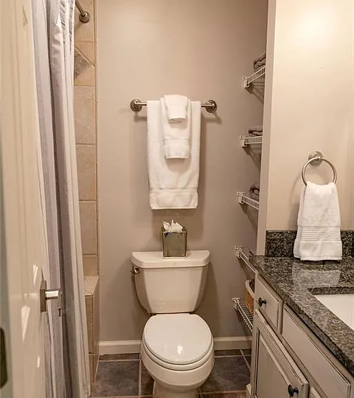 1405 Edenham Ln — Photo 69