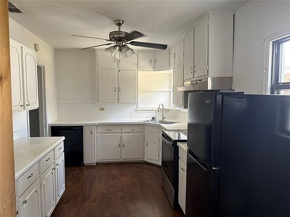 4th image of 822 E Warren Ave