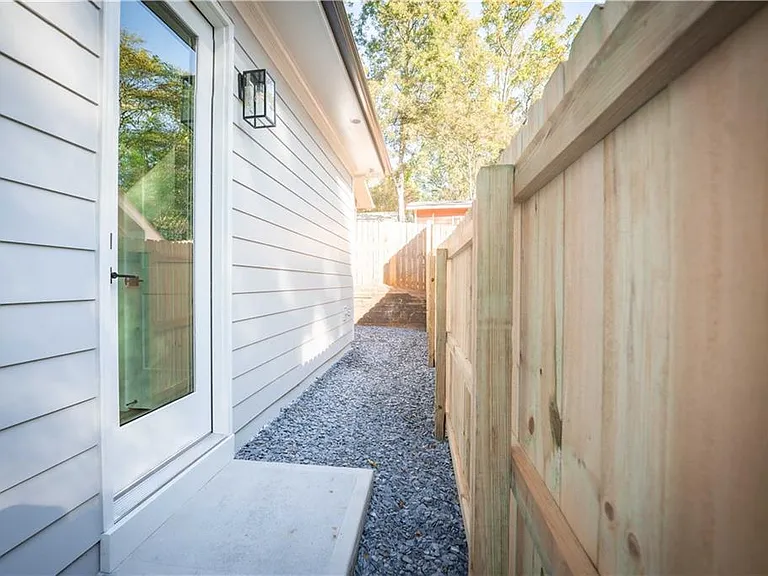 606 Glenwood Pl SE #A — Photo 12