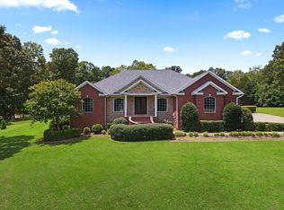 1075 Bent Creek Dr, Benton, KY 42025
