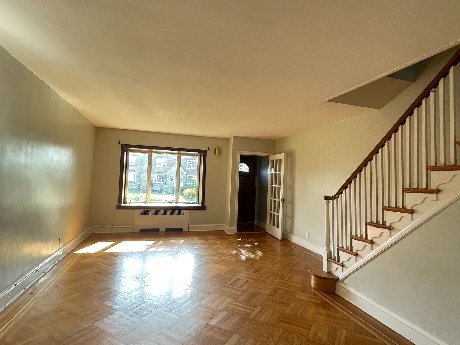 3 bed, 1.5 bath, 1702 sqft, $2,000 — Photo 3