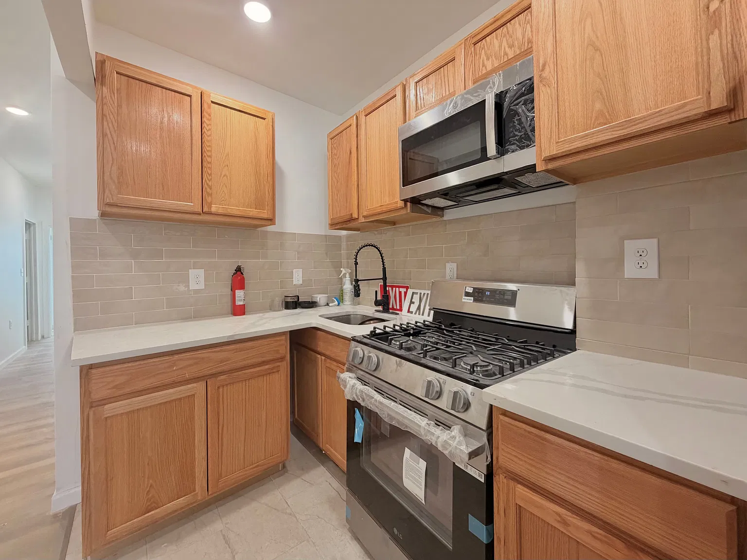5 bed, $1,000 — Photo 2
