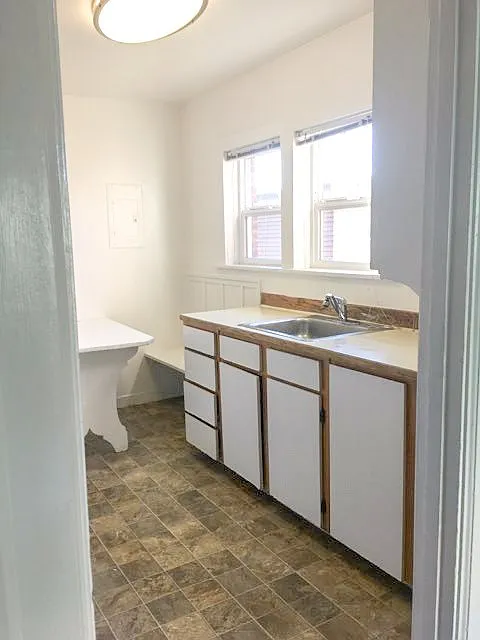 Madison Court — Photo 2