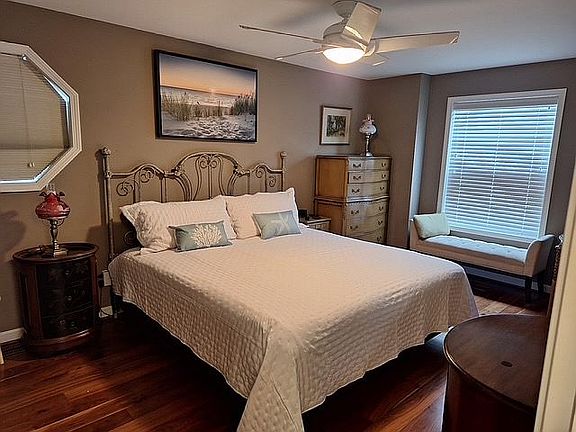 2nd image of 37848 Jefferson Avenue 33