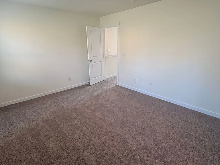 7033 Randleman Dr — Photo 16