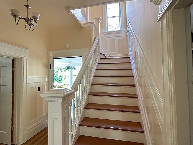 2535 Hillegass House — Photo 3