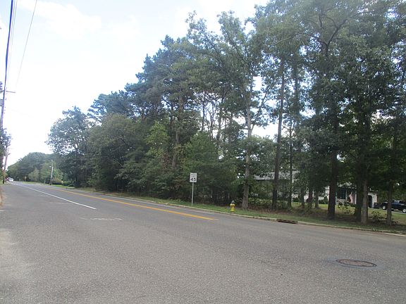 5th image of 301 New Leaf Ct
