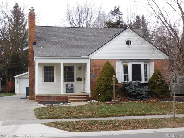 10074 Lasalle Blvd, Huntington Woods, MI 48070