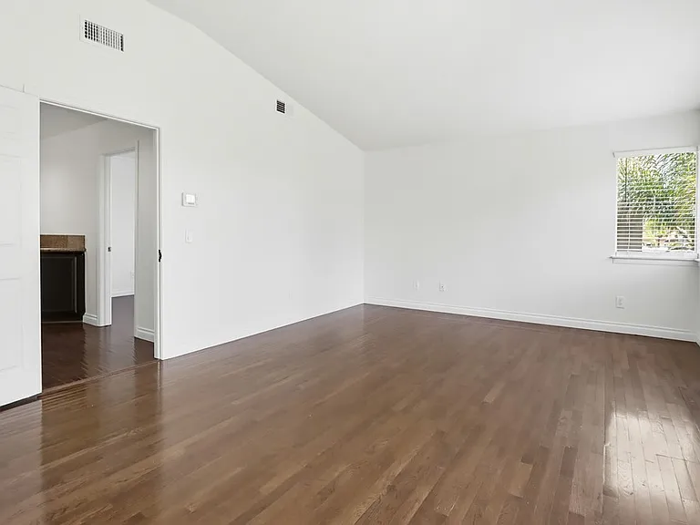 1100 Corrales Ln — Photo 17