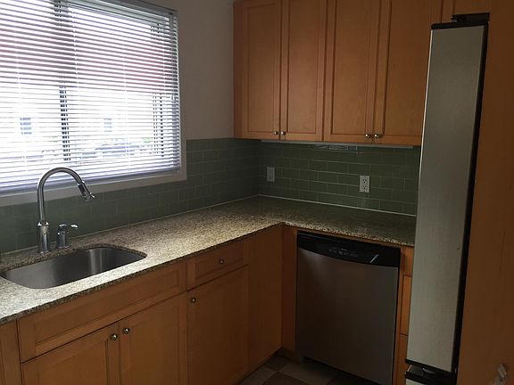 3rd image of 332 Garces Dr