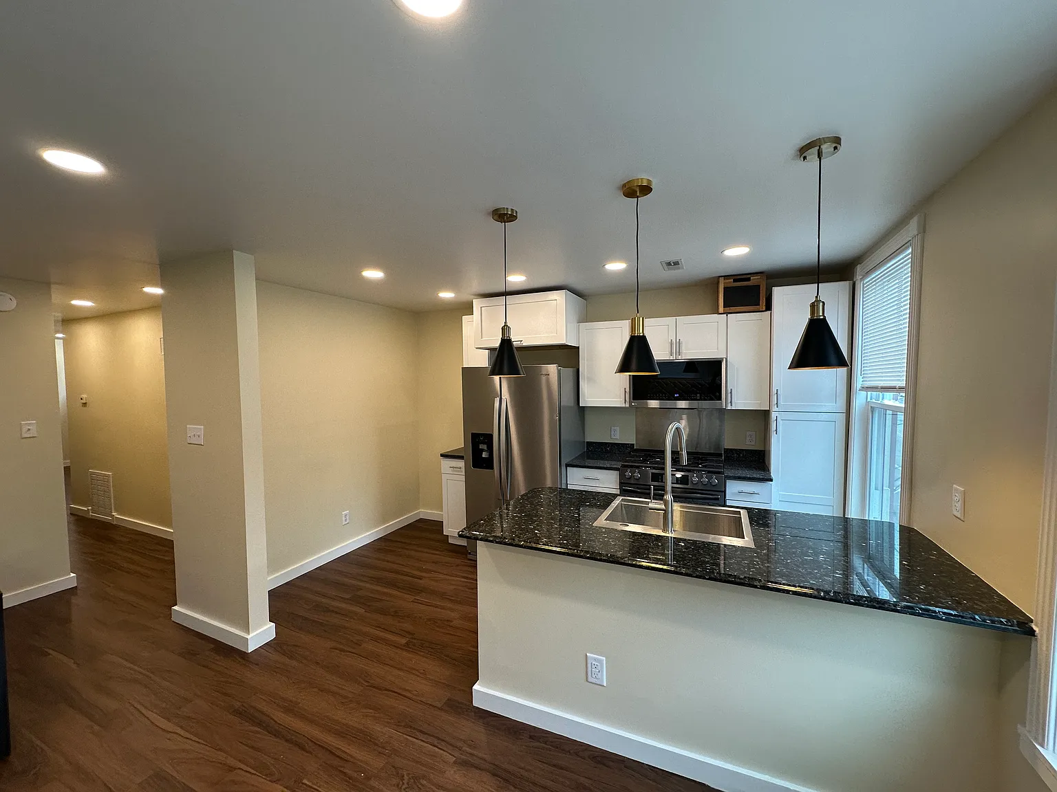4 bed, 1500 sqft, $3,195 — Photo 1