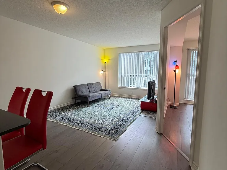 19 Barberry Pl #416 — Photo 5