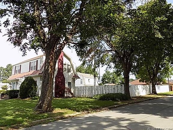 2nd image of 506 Diamond St