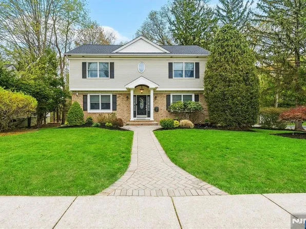 132 Maple St, Ramsey, NJ 07446