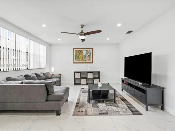 2860 Coral Springs Dr, Pompano Beach, FL 33065