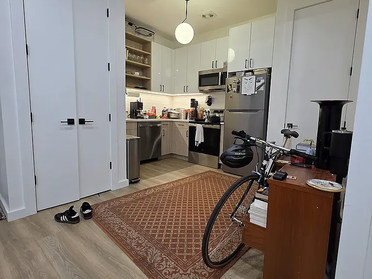 313 Linden St #2BB — Photo 2