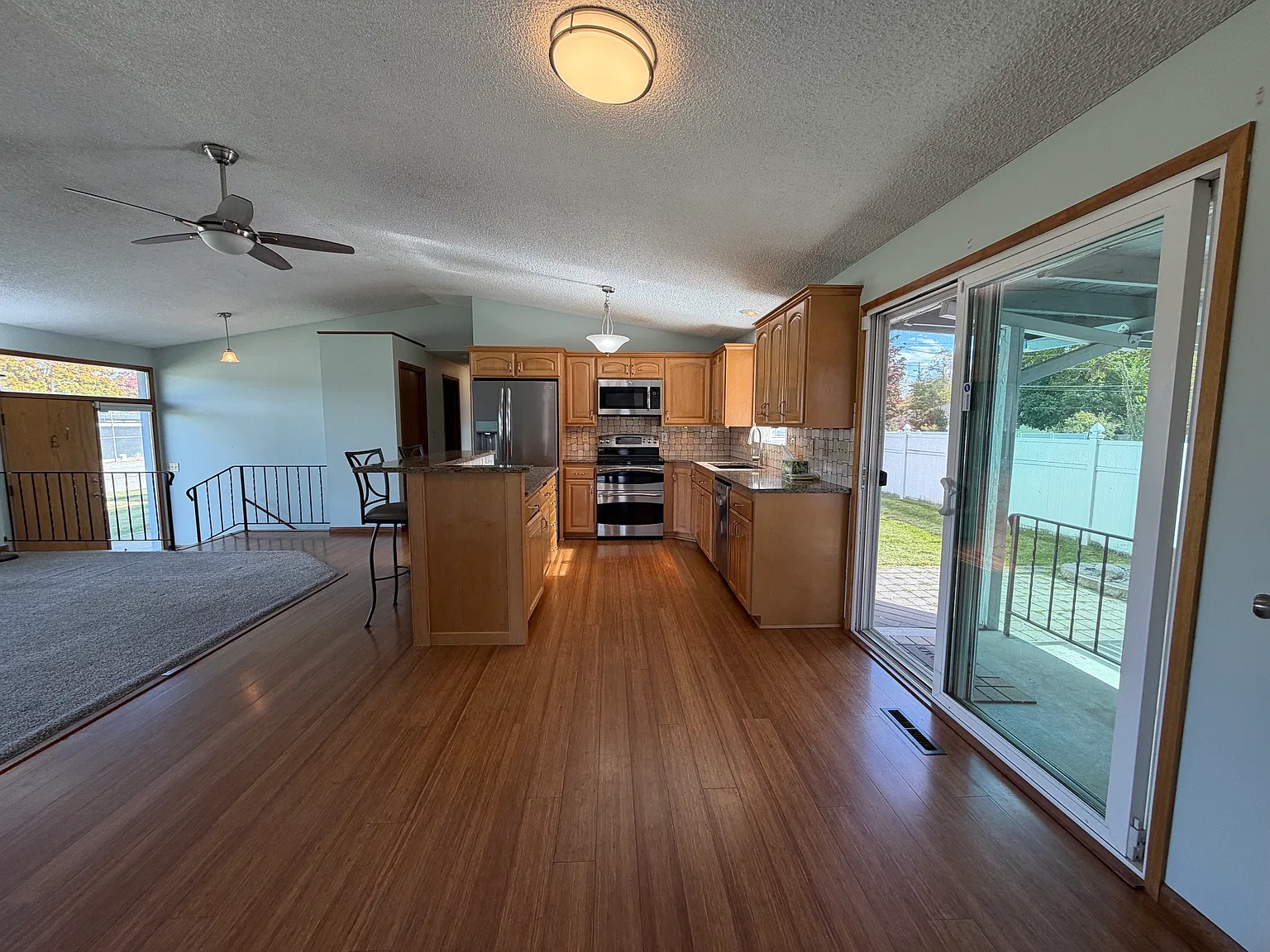 4 bed, 2288 sqft, $2,500 — Photo 2