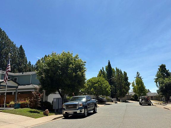 4th image of 155 Terrace View Cir