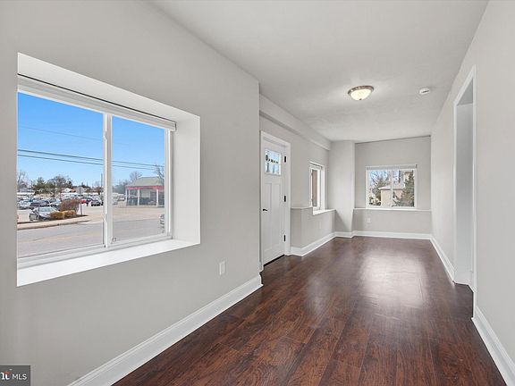 5th image of 101 N Eagle Rd #1