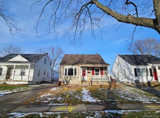 152 Highland Ave, Clawson, MI 48017