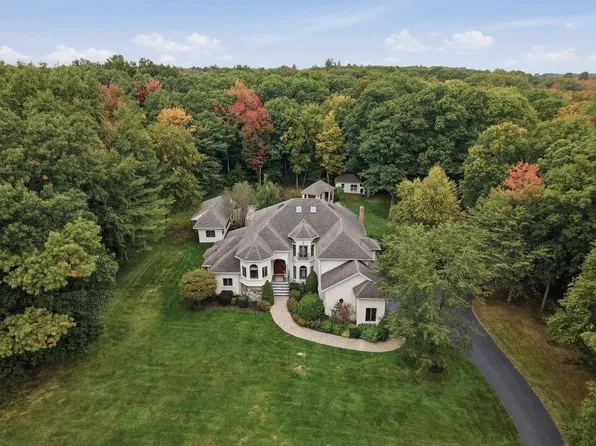 37 Putnam Hill Rd, Sutton, MA 01590