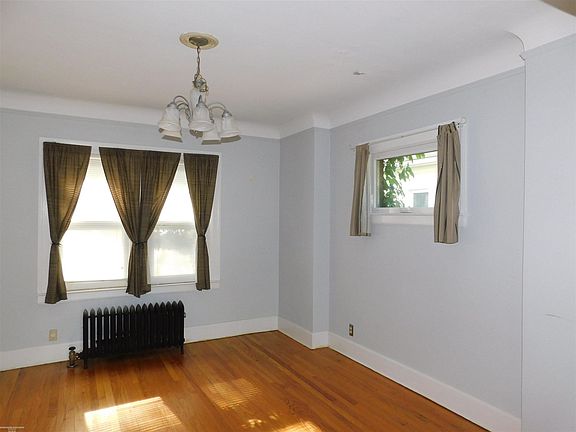 5th image of 1431 Wayburn St