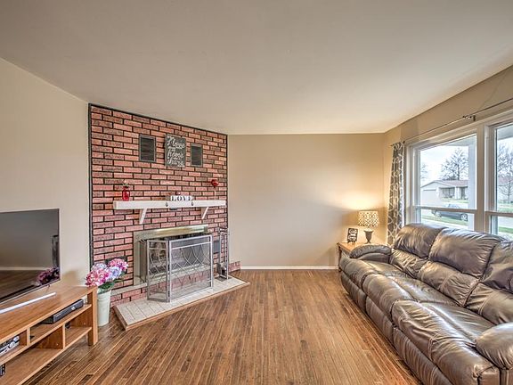 2nd image of 4026 Avery Ln